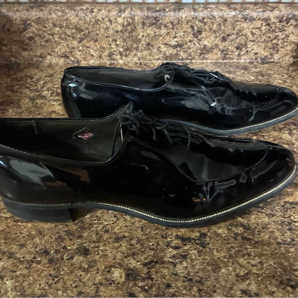 Stetson Glossy Black Leather Oxfords